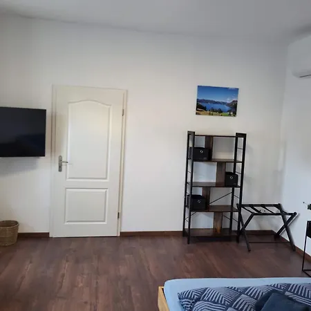 Einzelwohnung Im Eg Mit Terrasse Und Ac Apartamento *