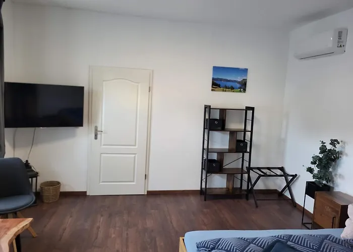 Einzelwohnung Im Eg Mit Terrasse Und Ac Apartamento *