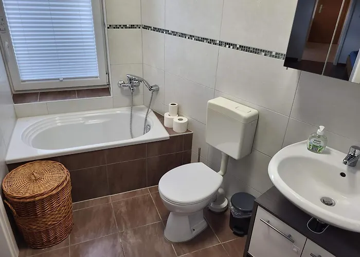 Apartamento Einzelwohnung Im Eg Mit Terrasse Und Ac